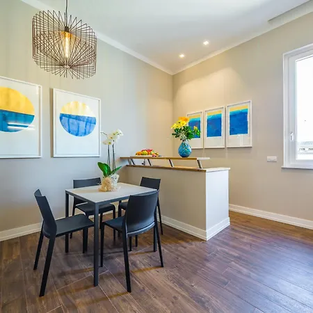 Lägenhet Residenza Trinita Maggiore Neapel